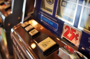 Lucky Twins two-player live dealer table on mobile